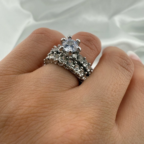 Silver Crystal Engagement Ring Set – Elegant Double Band Bridal 
Small size - Picture 15 of 15